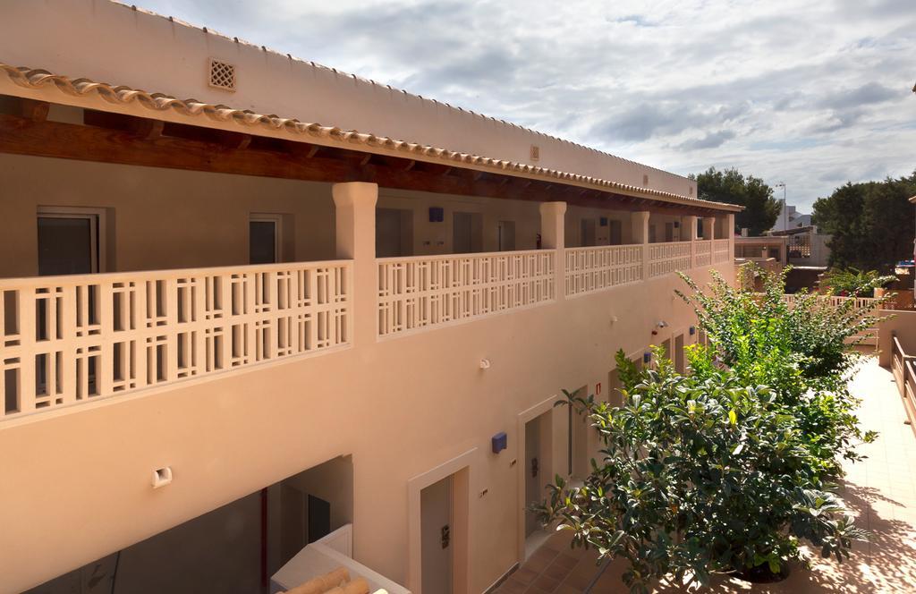 Hotel Voramar - Emar Hotels Es Pujols Exterior photo