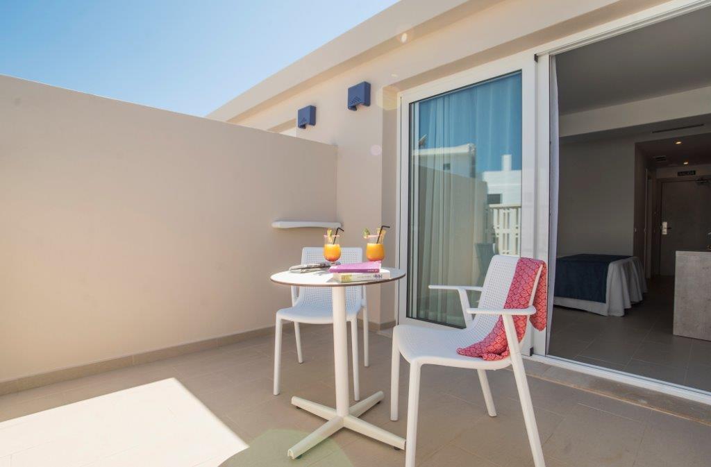 Hotel Voramar - Emar Hotels Es Pujols Exterior photo