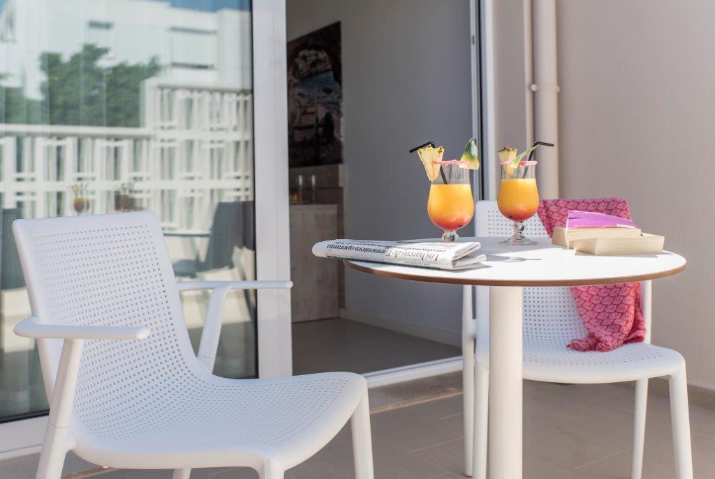 Hotel Voramar - Emar Hotels Es Pujols Exterior photo
