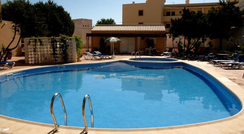 Hotel Voramar - Emar Hotels Es Pujols Exterior photo